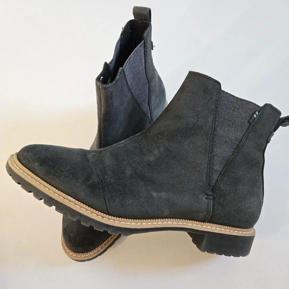 Toms Dakota black suede chelsea ankle boots sz 7